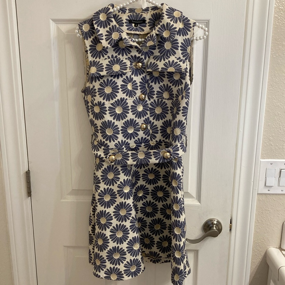 Designer, Tara Jarmon dress size 38 blue and gold daisies